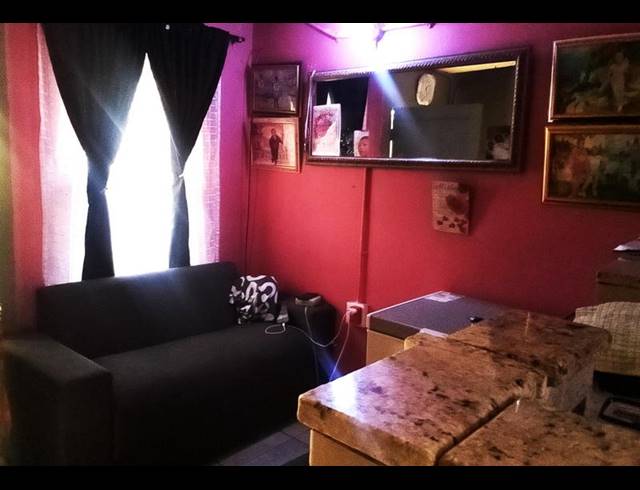2 BEDROOM HOUSE FOR SALE IN THE HAGUE
